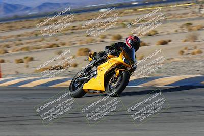 media/Jan-08-2022-SoCal Trackdays (Sat) [[1ec2777125]]/Turn 11 (215pm)/